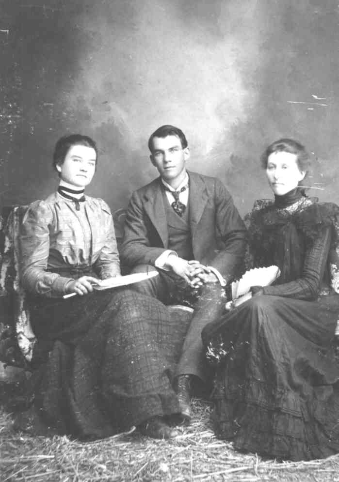 LC Roberts with wife and sister